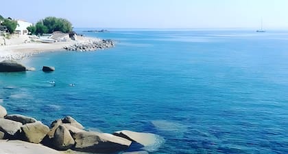 Appartement 'Gaia Direttamente Sul Mare' avec vue sur mer, Wi-Fi et climatisation