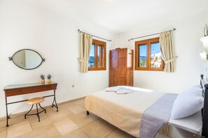 1 chambre, fer et planche à repasser, accès au Wi-Fi (inclus)