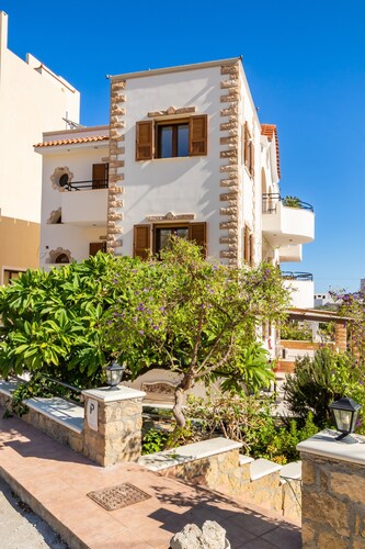 Apartment '2' with Mountain View, Wi-Fi and Air Conditioning