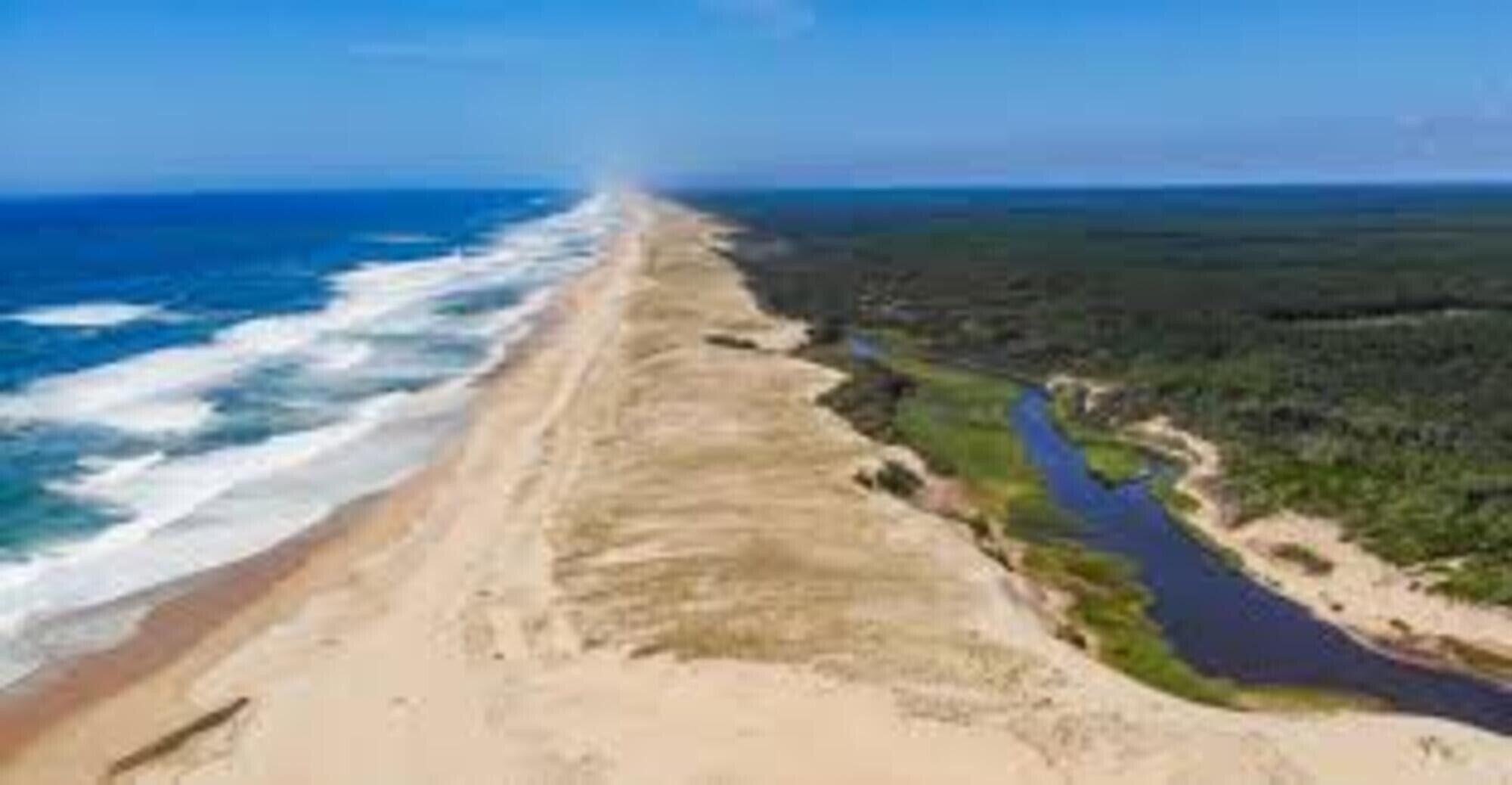 Una spiaggia nelle vicinanze