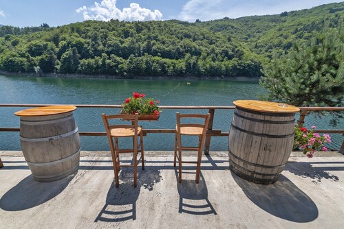 Appartement "Nature E Relax" avec vue sur les montagnes, terrasse privée et Wi-Fi