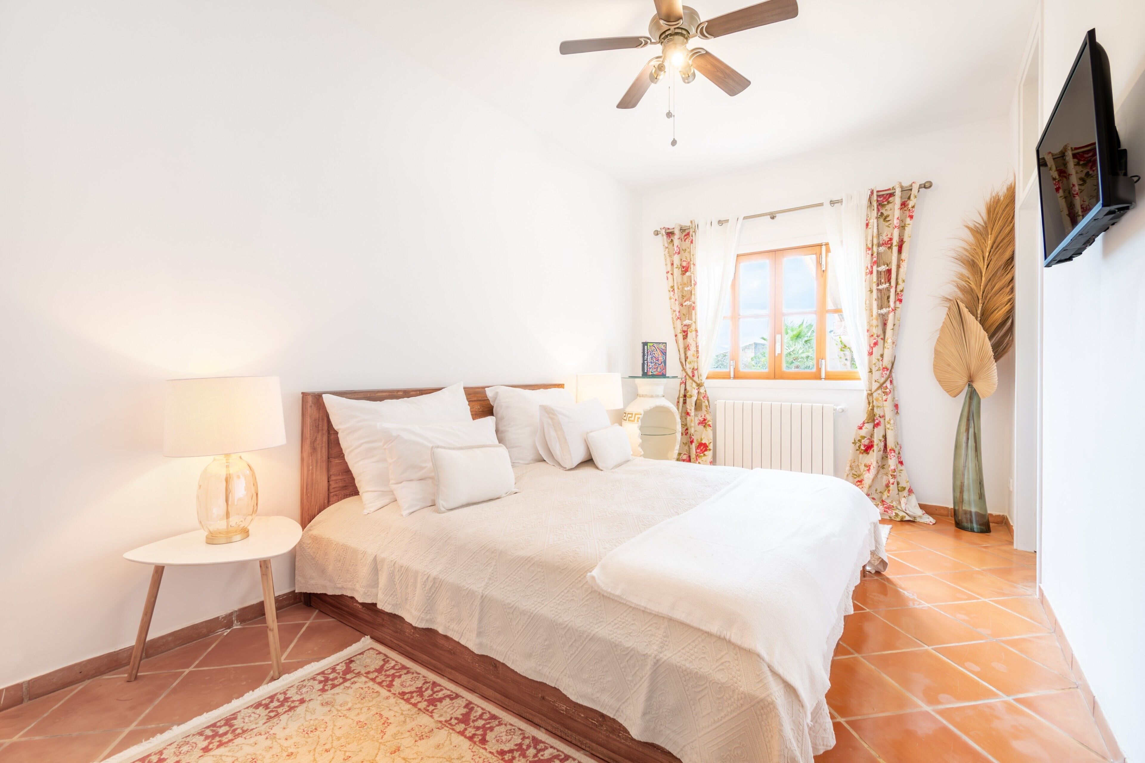 4 quartos, ferros/tábuas de passar roupa, Wi-Fi de cortesia