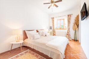 4 habitaciones, tabla de planchar con plancha y wifi gratis 