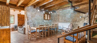 Holiday Home 'Casanellas' with Mountain View, Private Garden and Wi-Fi