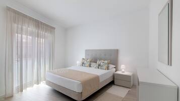 2 bedrooms, iron/ironing board, WiFi (free), bed sheets