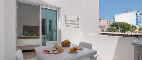 屋外ダイニングエリア