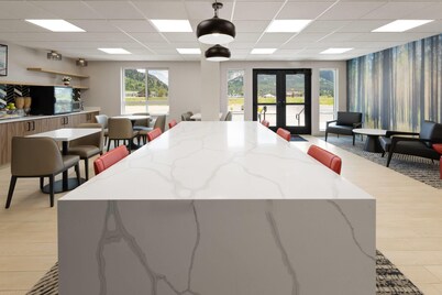 Hawthorn Extended Stay by Wyndham Jackson Alpine