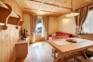 Interior - Apartment 'Genziana' with Mountain View, Private Terrace and Wi-Fi (Santa Caterina)