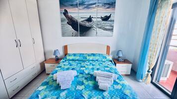 2 bedrooms, iron/ironing board, free WiFi, bed sheets