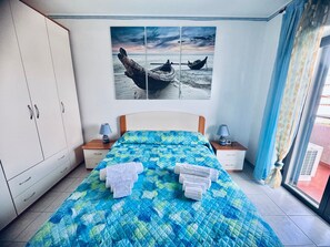 2 makuuhuonetta, silitysrauta/-lauta, ilmainen Wi-Fi, vuodevaatteet