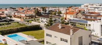 Maison de vacances 'Viana Beach Surf House' avec vue sur la mer, piscine privée et Wi-Fi