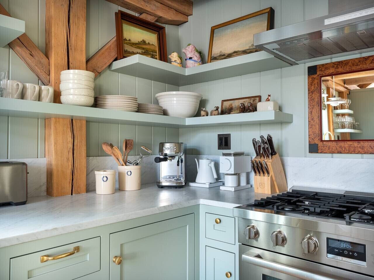 Kjøleskap, ovn, kokeplater og oppvaskmaskin