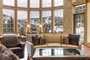 Interior - North Starr Chateau at Beaver Creek: 7 Bedroom Suites, Hot Tub, Game Room, Home Theater & more (Avon)