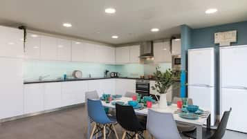Single Room, Non Smoking | Shared kitchen facilities