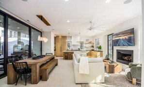 Smart TV, video games, stereo - The Cove at Desert Color (by Ember Stays) (St. George)