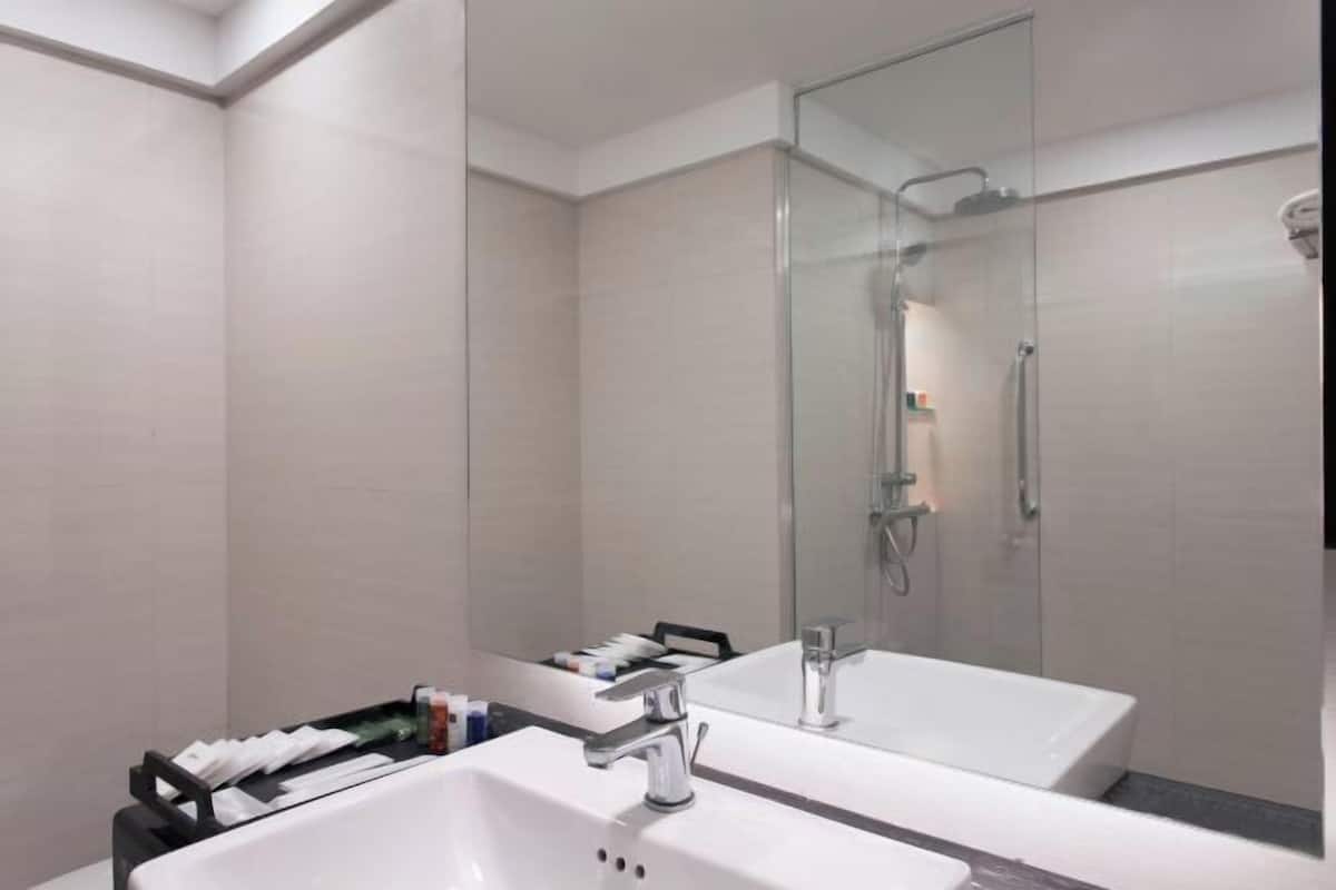 Bathroom | Slippers, towels