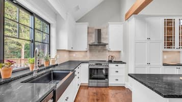 Luxury House, Private Bathroom (Mattituck Luxury Estate) | Shared kitchen
