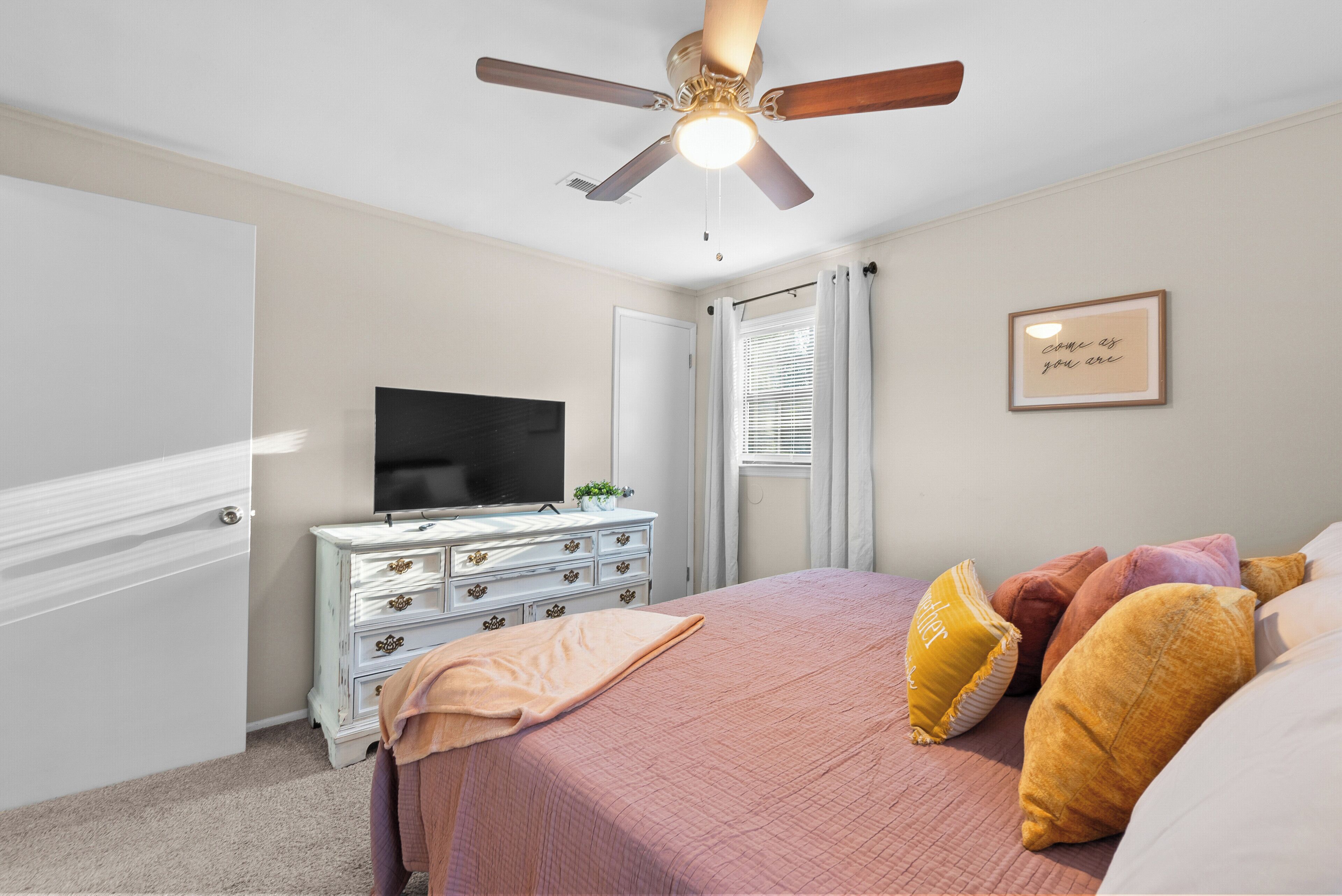 4 quartos, ferros/tábuas de passar roupa, Wi-Fi, roupa de cama