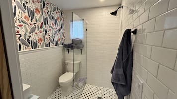 Cottage, Private Bathroom, Garden View | Bathroom