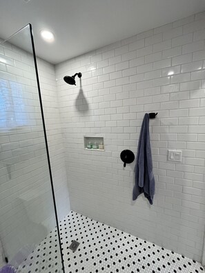 Cottage, Private Bathroom, Garden View | Bathroom - Maplewood Cottages 2 (Coloma)