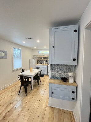 Cottage, privébadkamer, uitzicht op tuin | Privékeuken