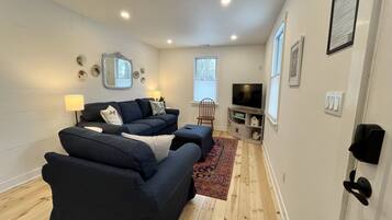 Cottage, salle de bains privée, vue jardin | Hall
