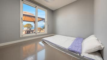 Basic Room, 2 Bedrooms (101 (Private BBQ/Pets Not Allowed)) | 2 bedrooms, free WiFi