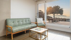 Basic Room, 2 Bedrooms (102 (Private BBQ / Pets Allowed)) | Exterior - Yeosu Everyday Small Changes Pension (Yeosu)