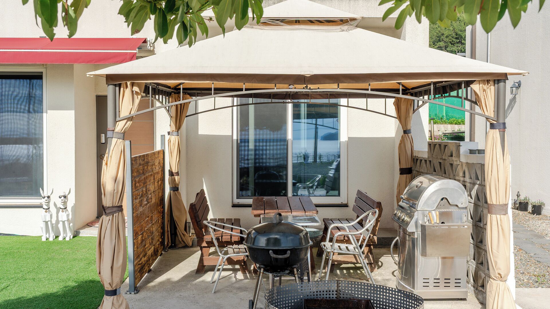 Basic Room, 2 Bedrooms (102 (Private BBQ / Pets Allowed)) | 2 bedrooms, free WiFi