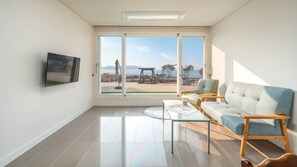 Basic Room, 2 Bedrooms (101 (Private BBQ/Pets Not Allowed)) | Exterior - Yeosu Everyday Small Changes Pension (Yeosu)