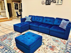 Smart TV, fireplace, books - Charming 2-bedroom apartment with kitchen,fitness room, pool in brilliant Emmaus (Emmaus)