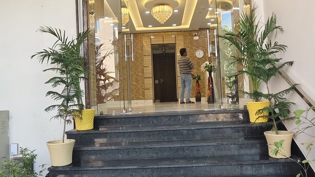 Front of property - HOTEL THE SHANAYA AGRA (Agra)