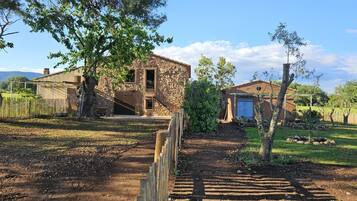 Enceinte de lâhĂ©bergement