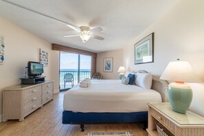 2 bedrooms, iron/ironing board, free WiFi, bed sheets - Red Baron Hide Away-Beachfront in PCB, FL-Beach Chair Included-B Building! (Panama City)