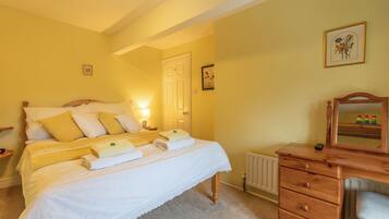 Mökki, 3 makuuhuonetta | Egyptinpuuvillaiset lakanat, työpöytä, vuodevaatteet