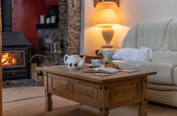 Cottage, 3 Bedrooms | Living area | 40-inch flat-screen TV with digital channels, TV - Sylvie's Country Cottage (Bideford)