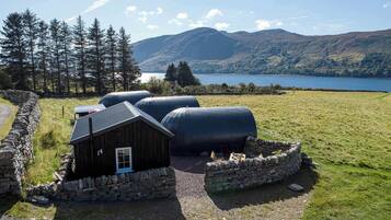 Premium bedding, down duvets, individually decorated, free WiFi