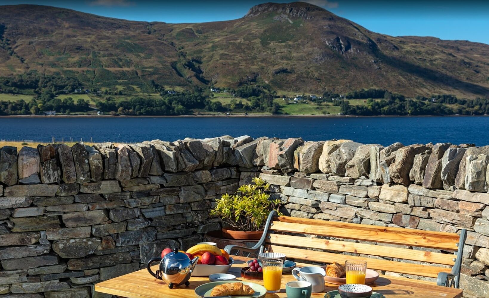 Premium bedding, down comforters, individually decorated, free WiFi