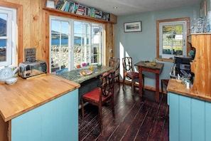 Premium bedding, down comforters, individually decorated, free WiFi - Loch Broom Glamping (Garve)