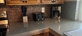 Charming 3-bedroom house with WiFi and AC in brilliant New Port Richey