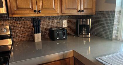 Charming 3-bedroom house with WiFi and AC in brilliant New Port Richey