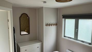 2 slaapkamers, een bureau, wifi, beddengoed