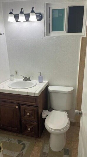 Jetted tub, hair dryer, towels, soap