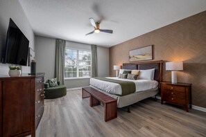 3 bedrooms, desk, iron/ironing board, travel cot