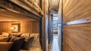 Unclassified image, 2 of 30, button - Ski-in/Ski-out Studio with Mountain Views (Breuil-Cervinia)