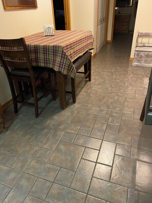Dining - Charming 3-bedroom 2 bath house with WiFi and AC in fabulous Paris Arkansas (Paris)