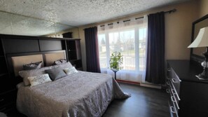 3 chambres, fer et planche à repasser, lit parapluie, Wi-Fi