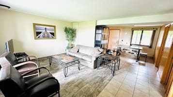 Phòng Suite, quang cảnh sân vườn | Khu phòng khách