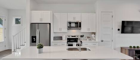 ميكروويف، فرن، موقد طهي مسطح، غسالة أطباق