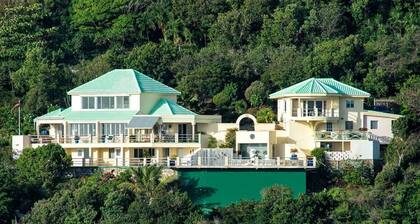Villa Luminara: Lux Pool, Garden, Retreat & Beach